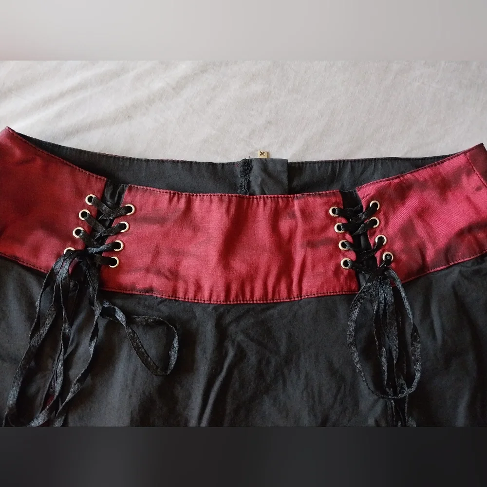 Vintage Tripp nyc goth Y2K black & burgundy spiderweb lace pleat skirt - Picture 4 of 7